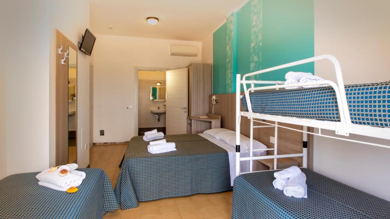 Hotel President'S Pesaro Bagian luar foto