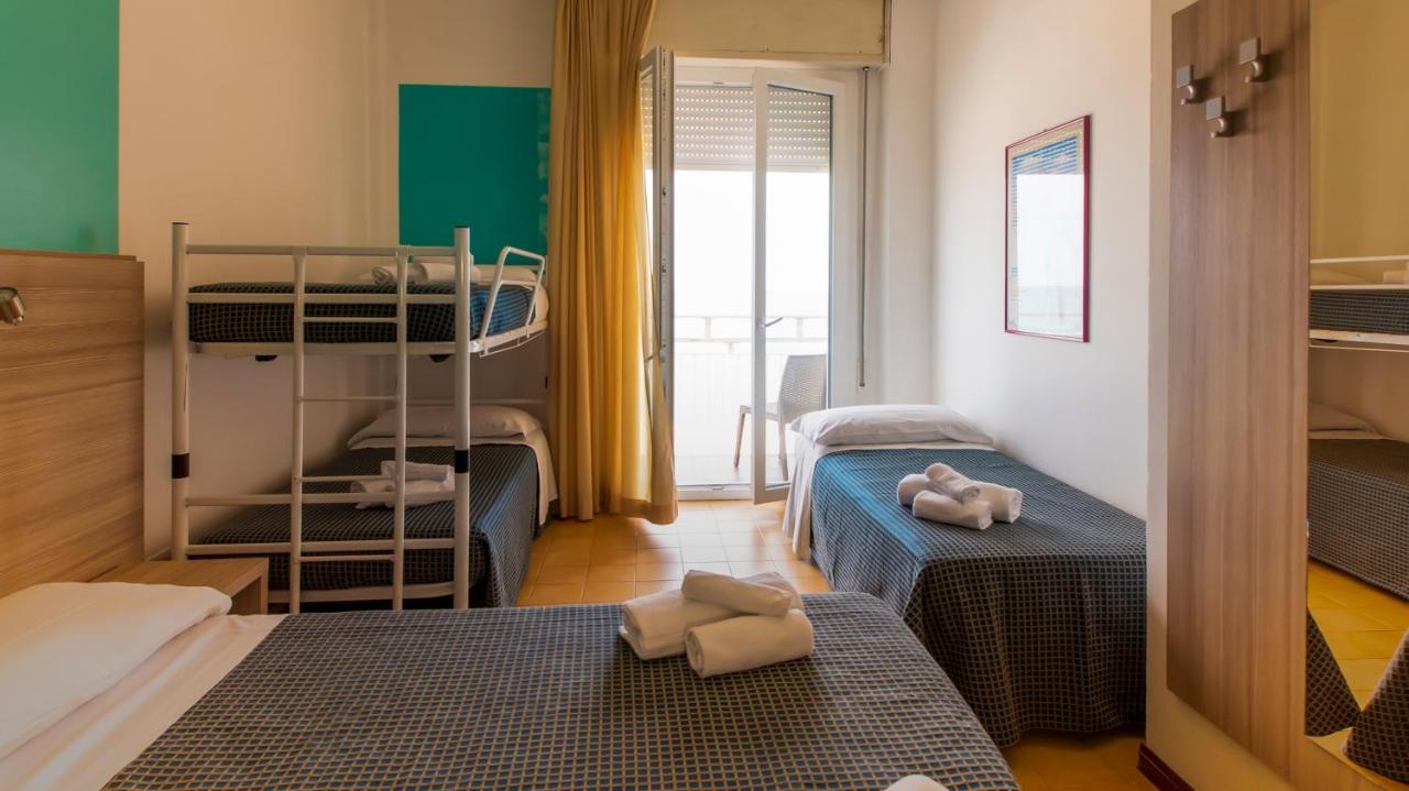 Hotel President'S Pesaro Bagian luar foto