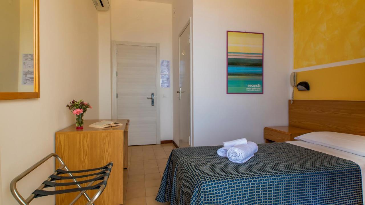 Hotel President'S Pesaro Bagian luar foto