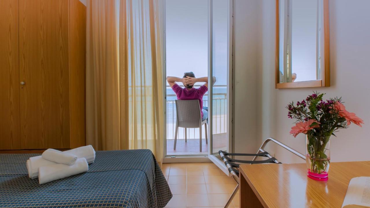 Hotel President'S Pesaro Bagian luar foto