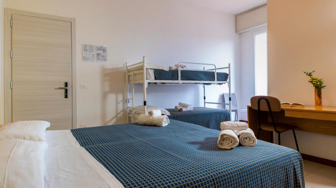 Hotel President'S Pesaro Bagian luar foto