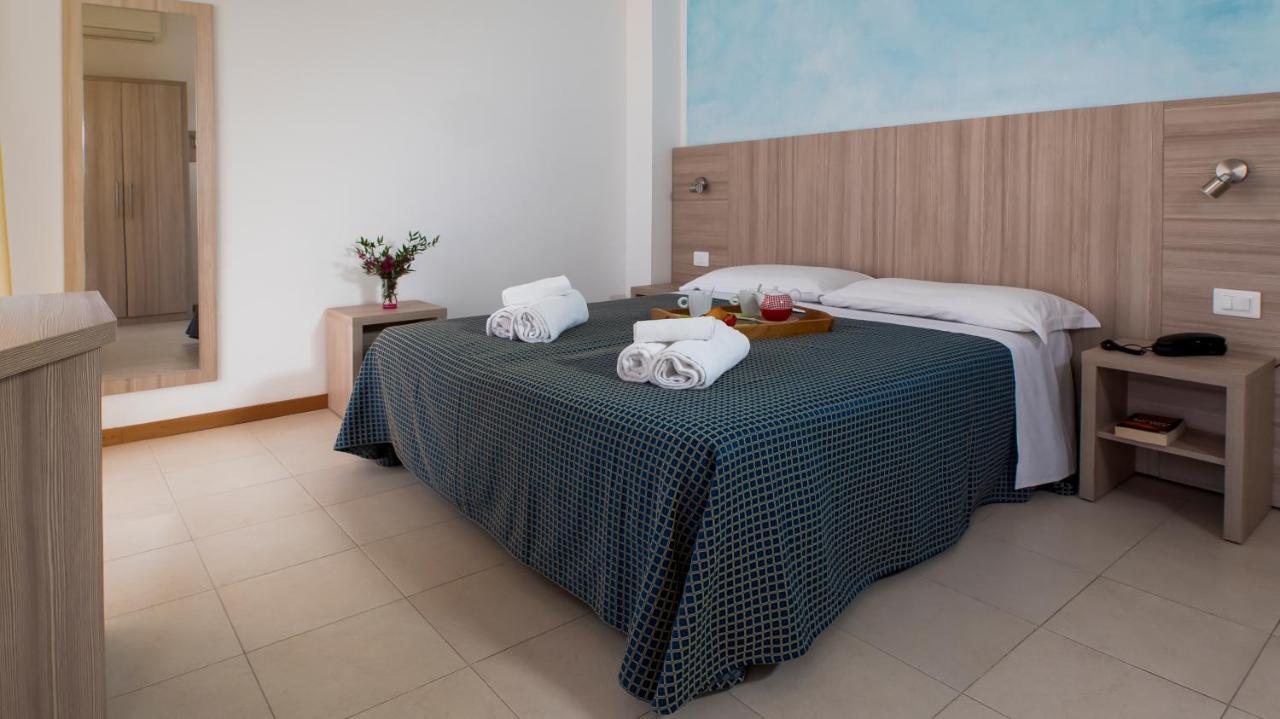 Hotel President'S Pesaro Bagian luar foto
