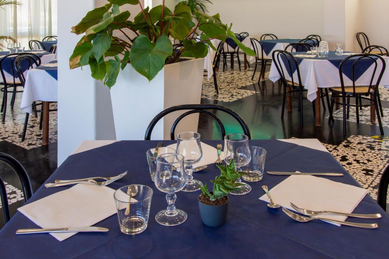 Hotel President'S Pesaro Bagian luar foto