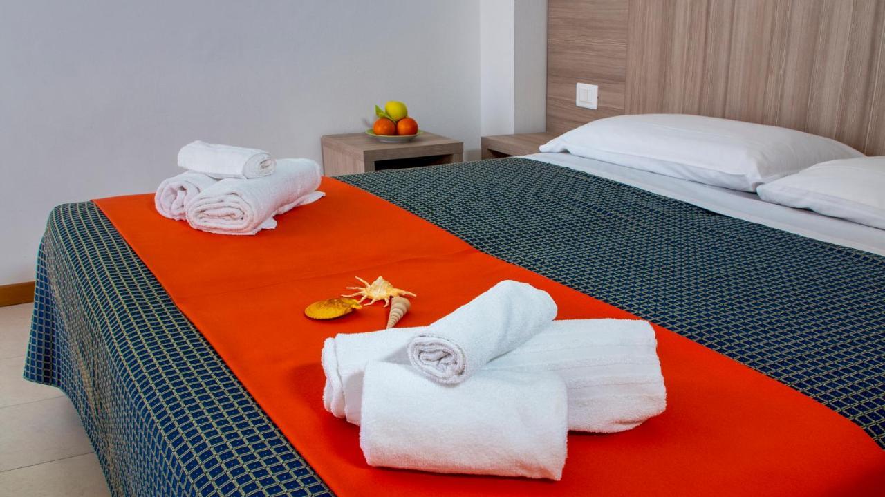 Hotel President'S Pesaro Bagian luar foto