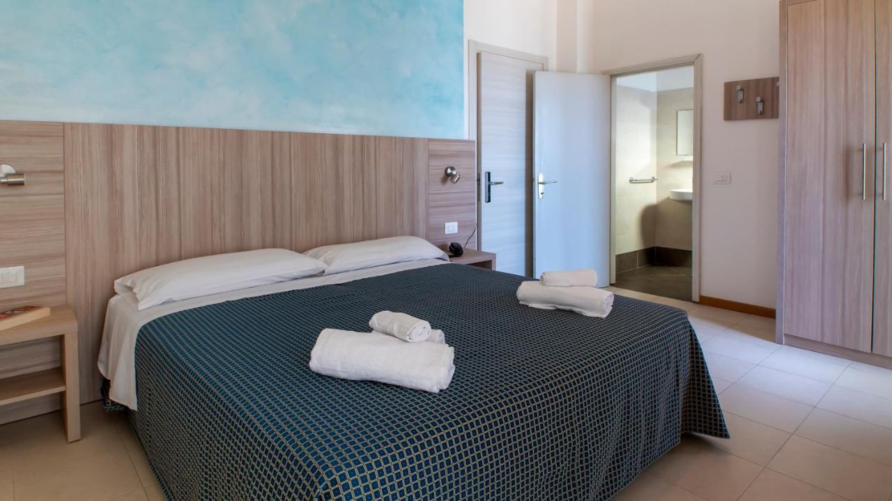 Hotel President'S Pesaro Bagian luar foto