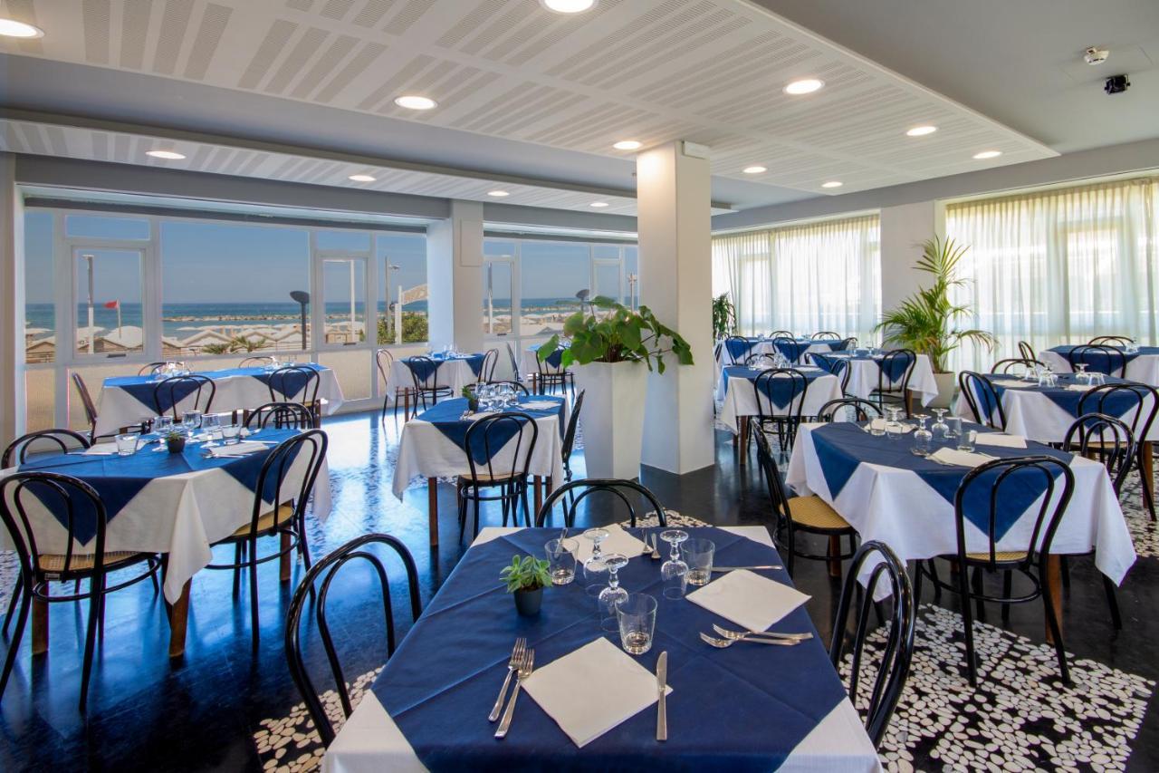 Hotel President'S Pesaro Bagian luar foto
