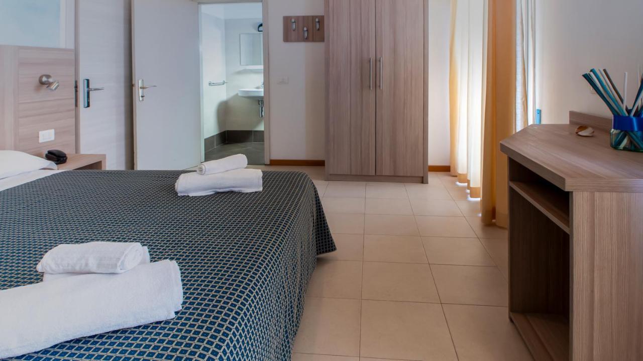 Hotel President'S Pesaro Bagian luar foto