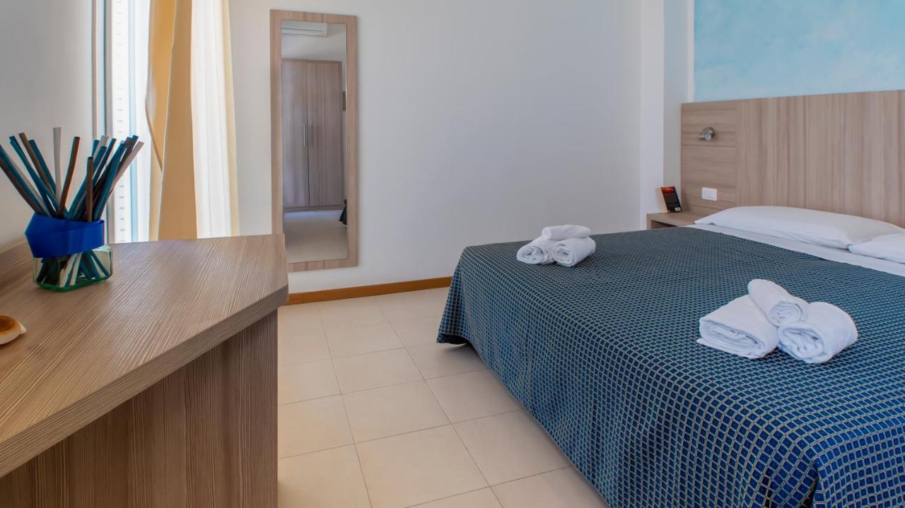 Hotel President'S Pesaro Bagian luar foto
