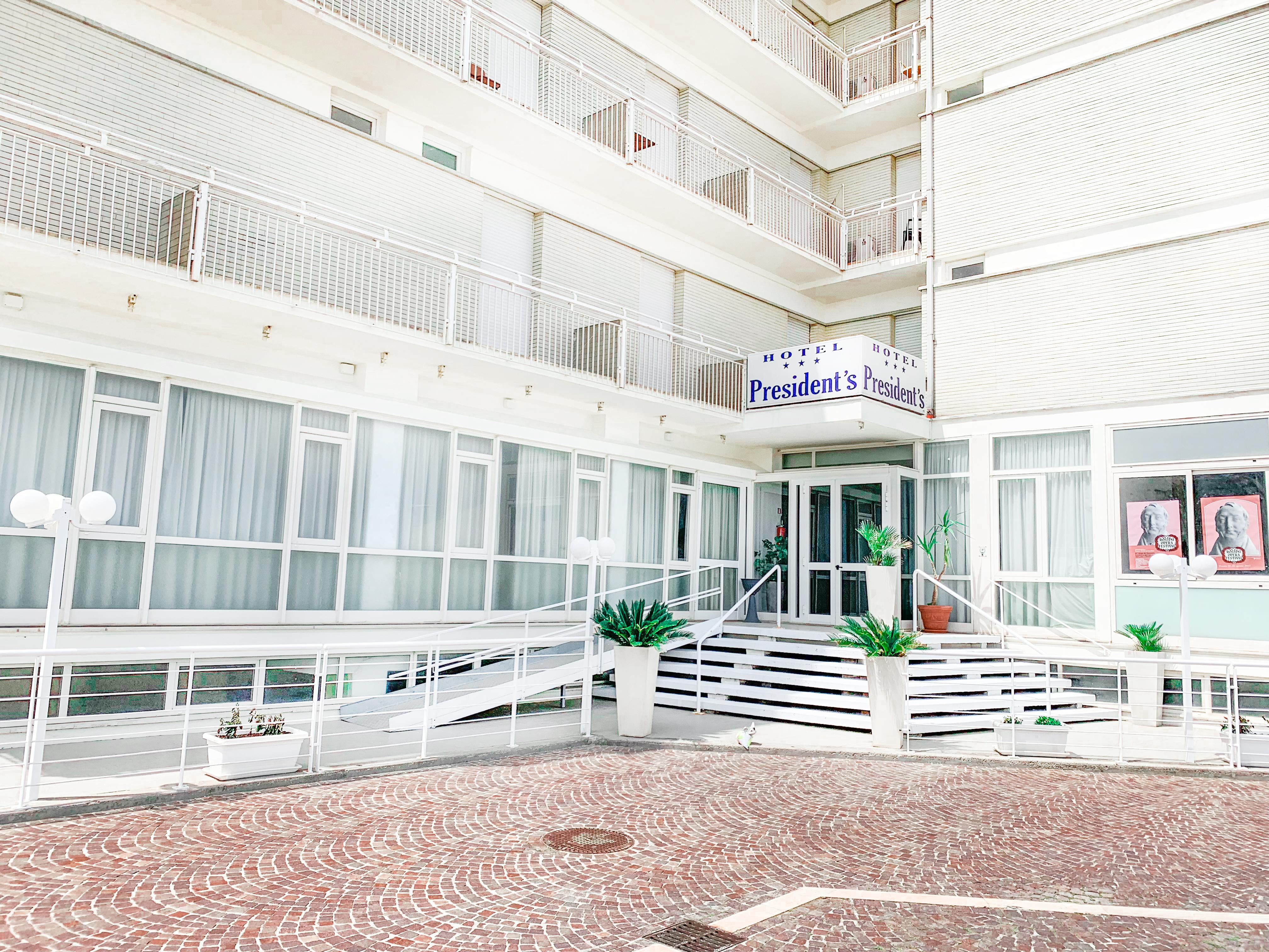 Hotel President'S Pesaro Bagian luar foto