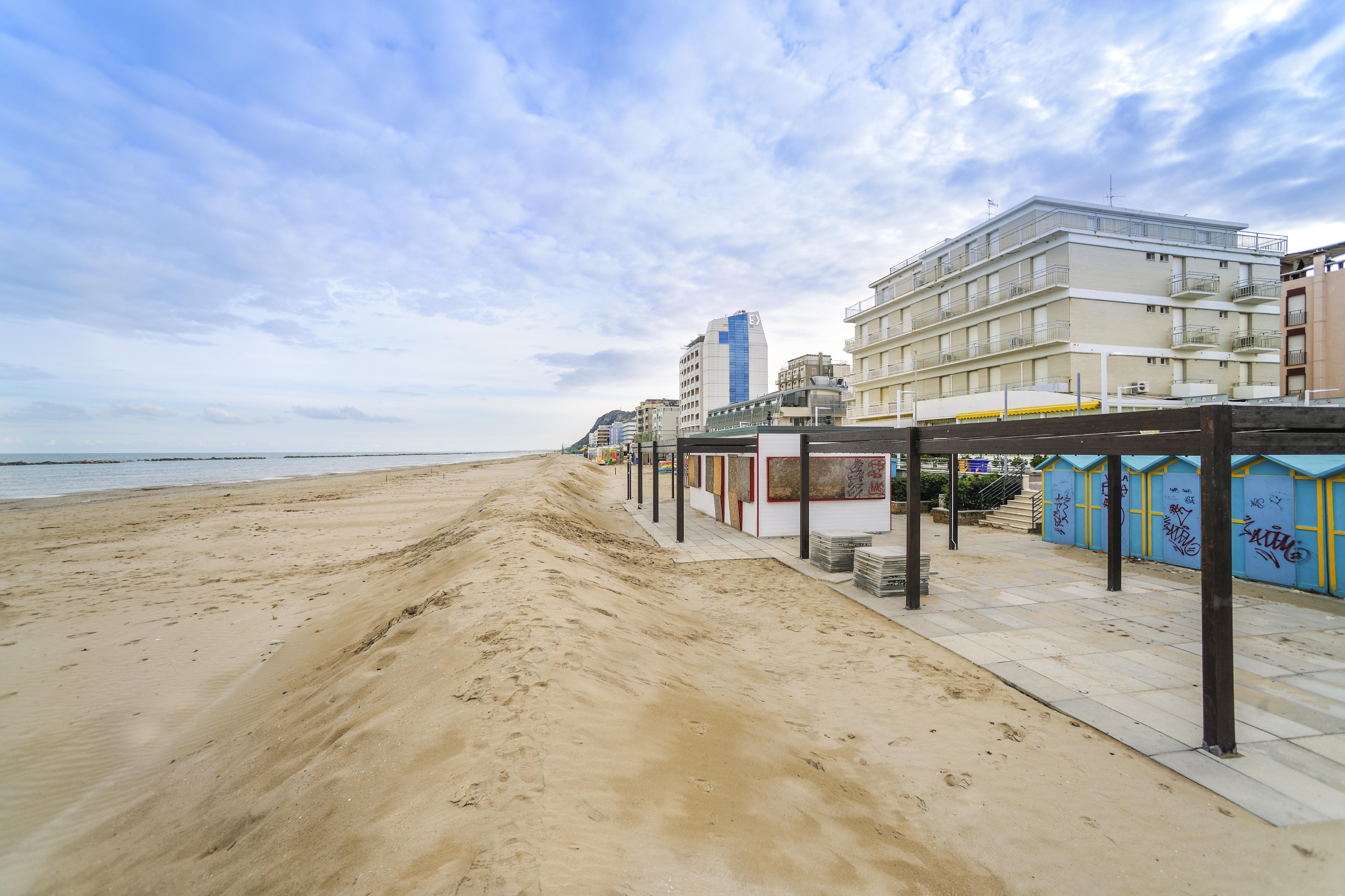Hotel President'S Pesaro Bagian luar foto